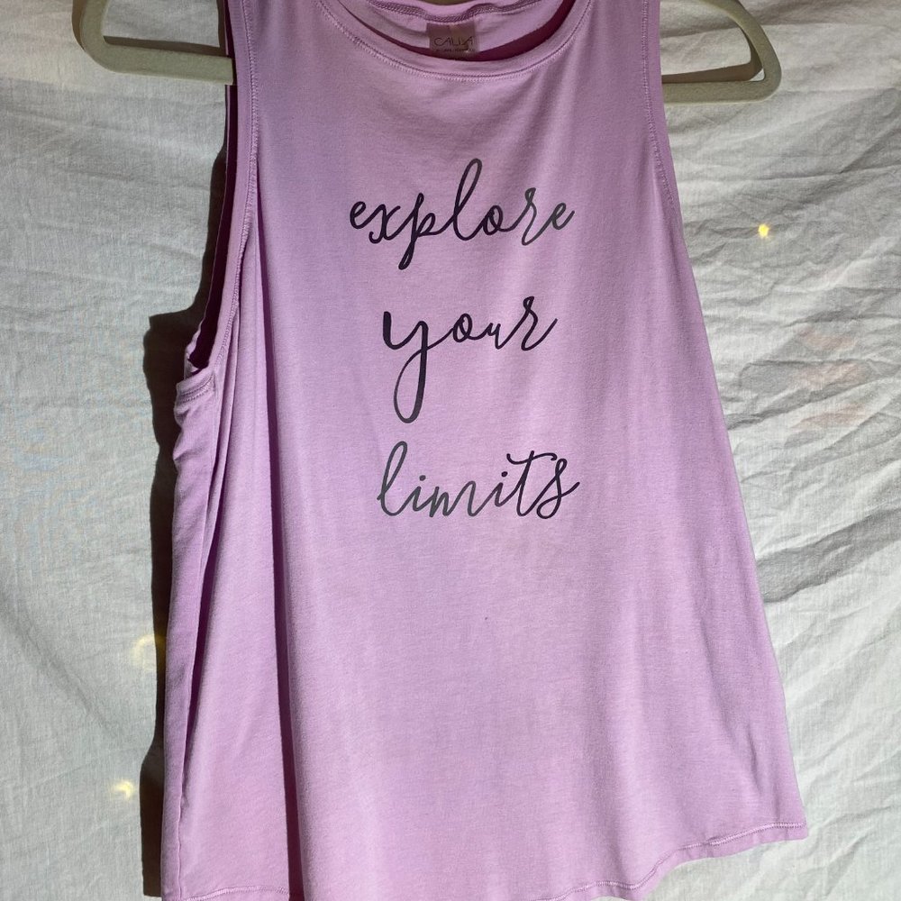 Carrie Underwood Workout-T w/ 2 Headphone Cord Pockets; Worn Once!